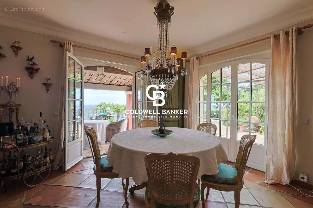 Maison à LA GARDE-FREINET