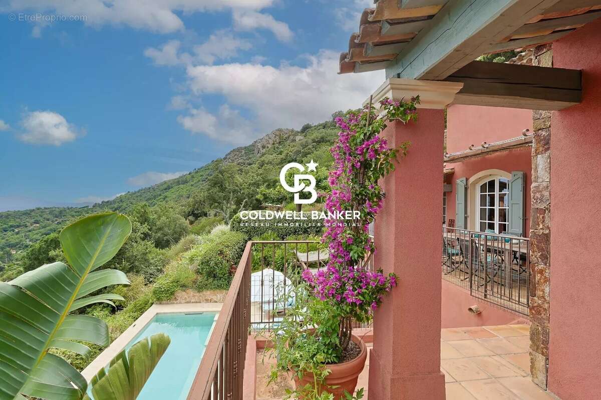 Maison à LA GARDE-FREINET