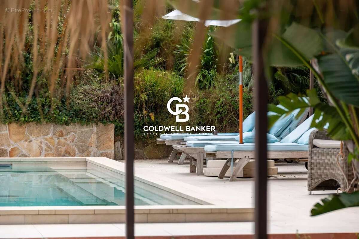 Maison à LA GARDE-FREINET