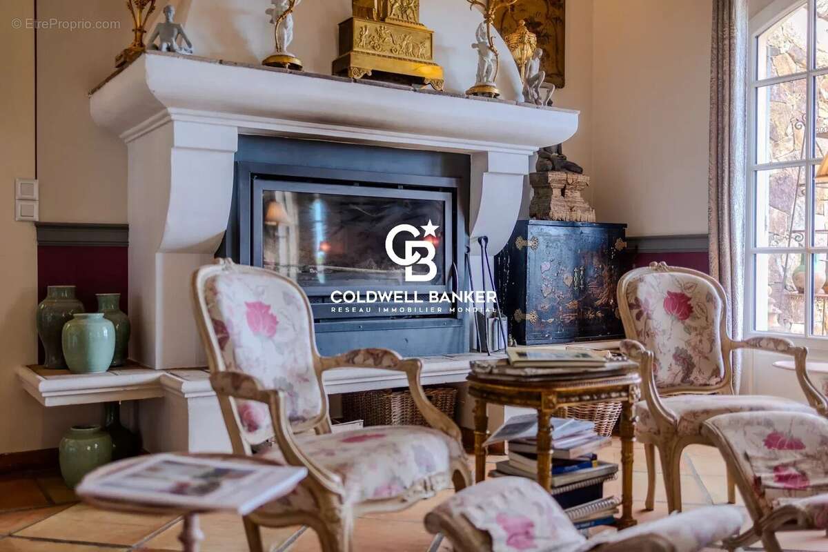 Maison à LA GARDE-FREINET