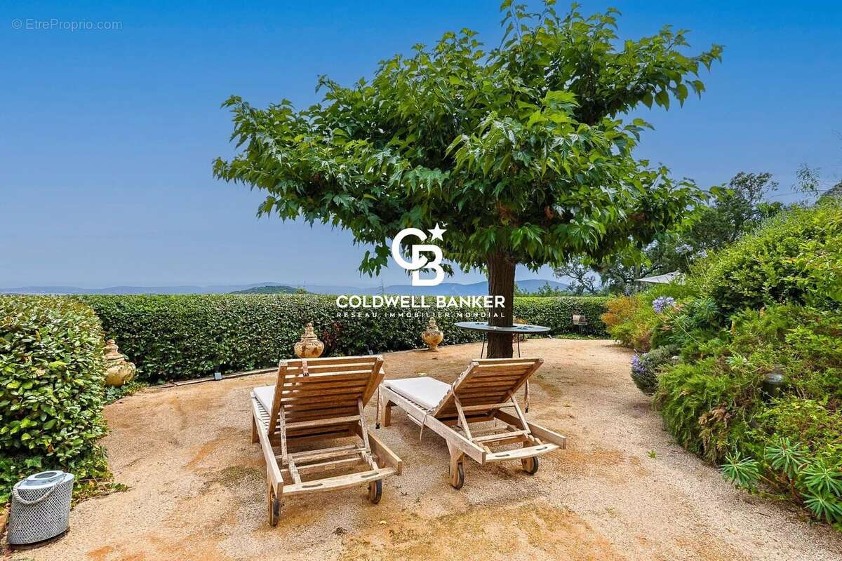 Maison à LA GARDE-FREINET