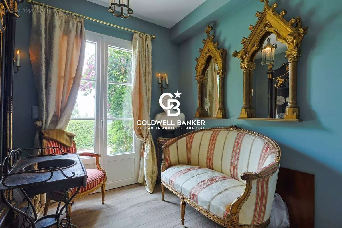 Maison à LA GARDE-FREINET