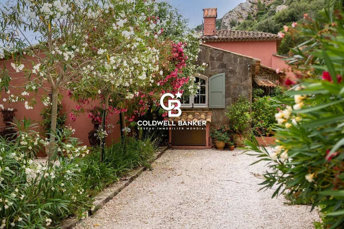 Maison à LA GARDE-FREINET