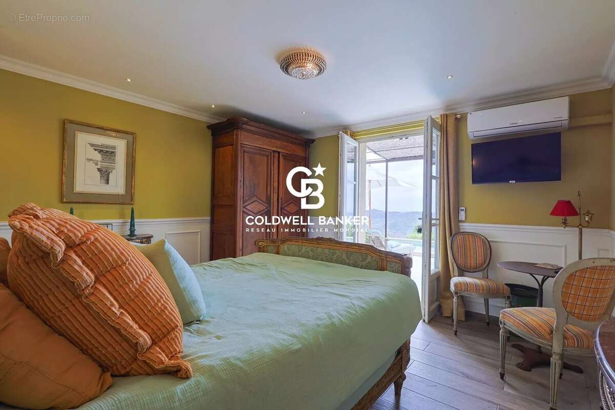 Maison à LA GARDE-FREINET