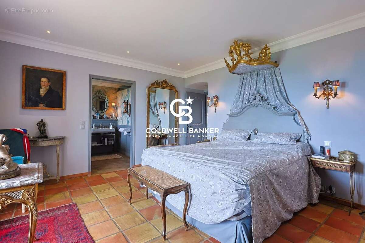 Maison à LA GARDE-FREINET