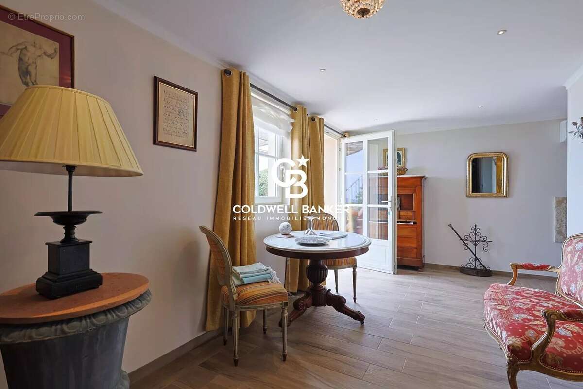 Maison à LA GARDE-FREINET