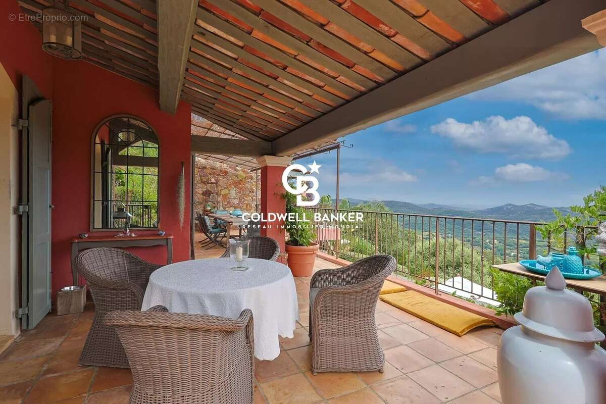 Maison à LA GARDE-FREINET