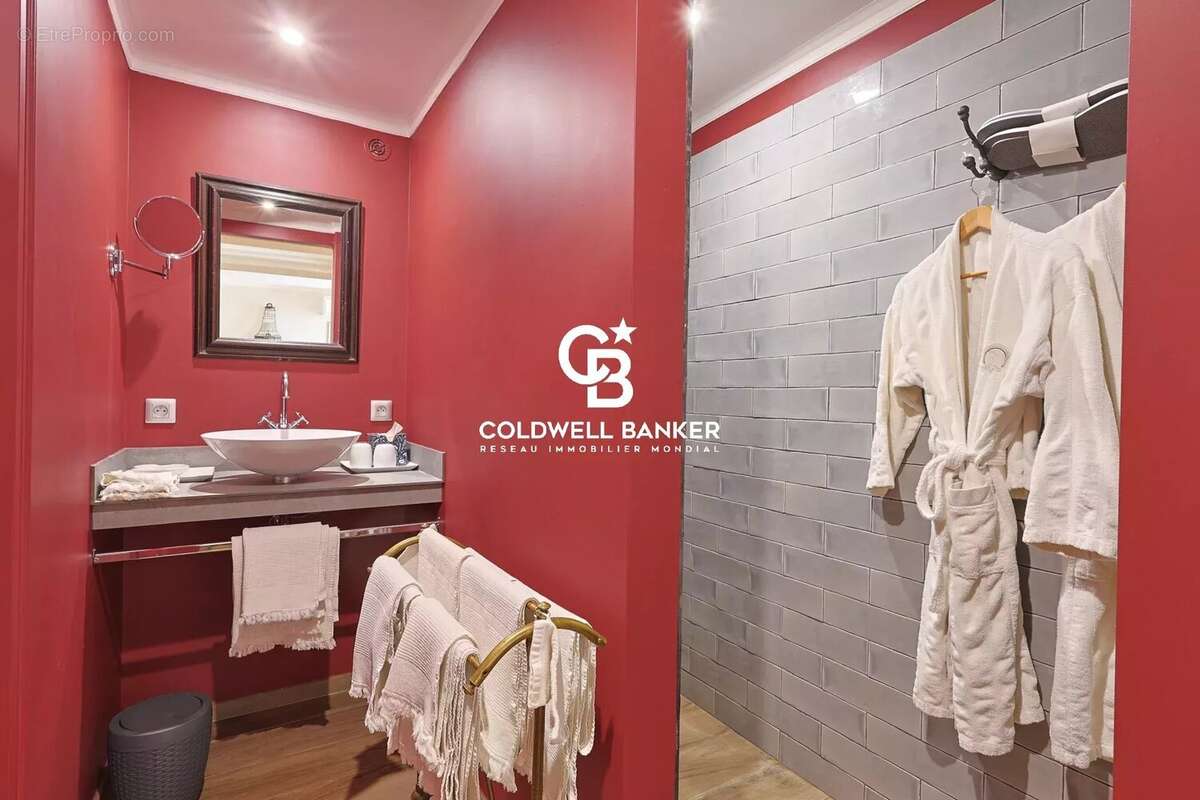 Maison à LA GARDE-FREINET