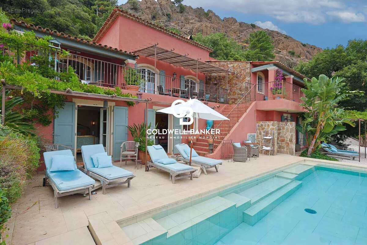 Maison à LA GARDE-FREINET