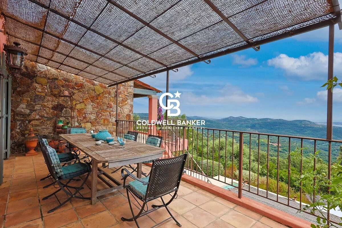 Maison à LA GARDE-FREINET