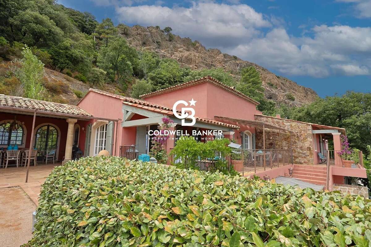 Maison à LA GARDE-FREINET