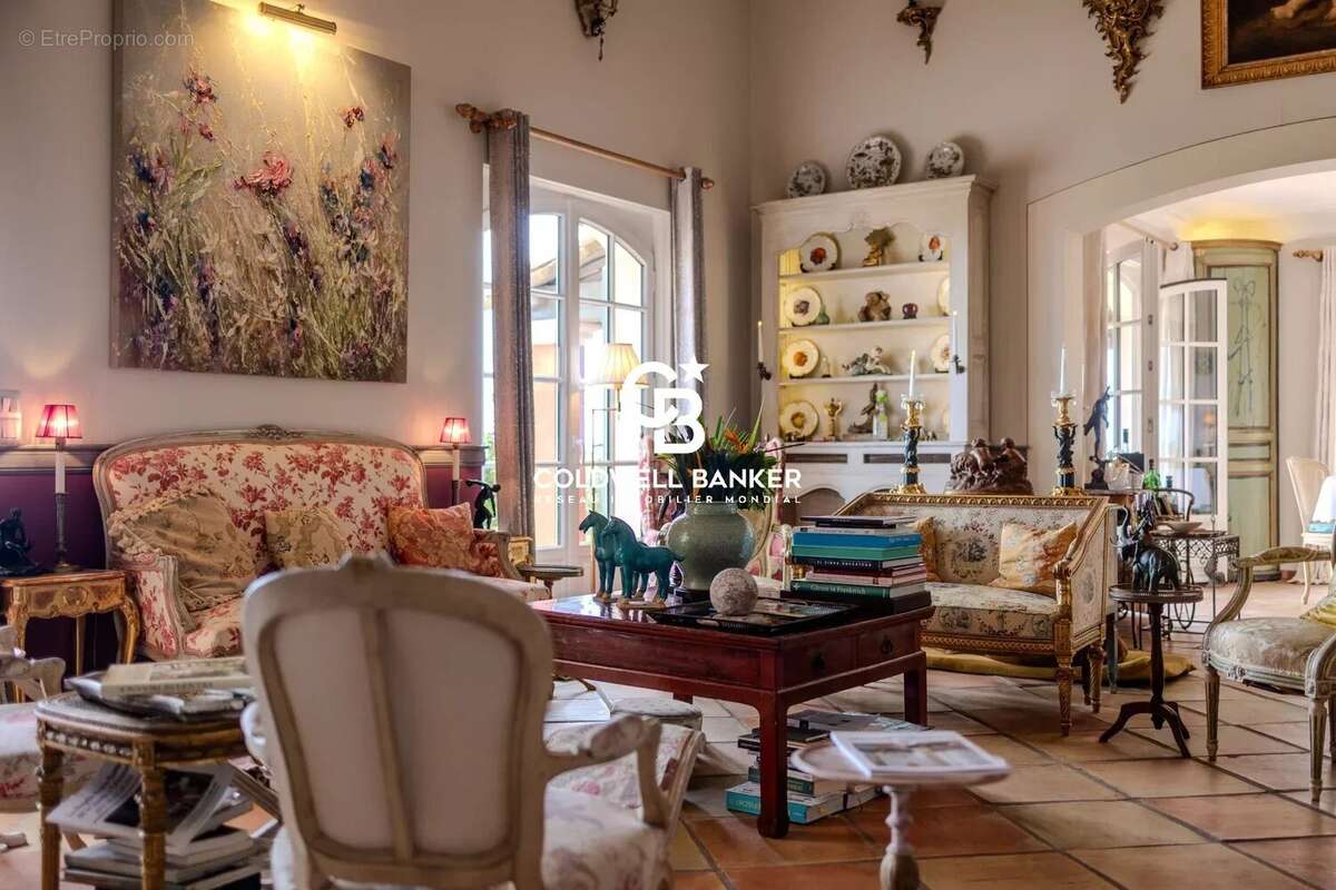 Maison à LA GARDE-FREINET