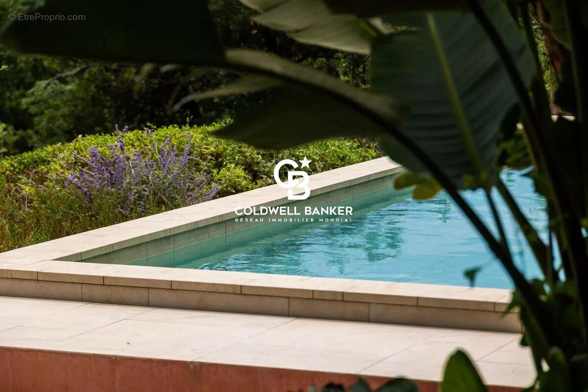 Maison à LA GARDE-FREINET