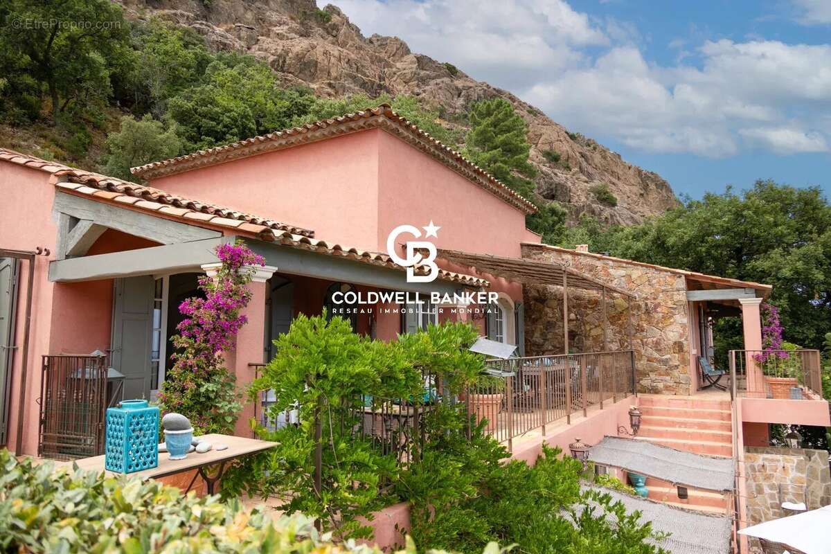 Maison à LA GARDE-FREINET