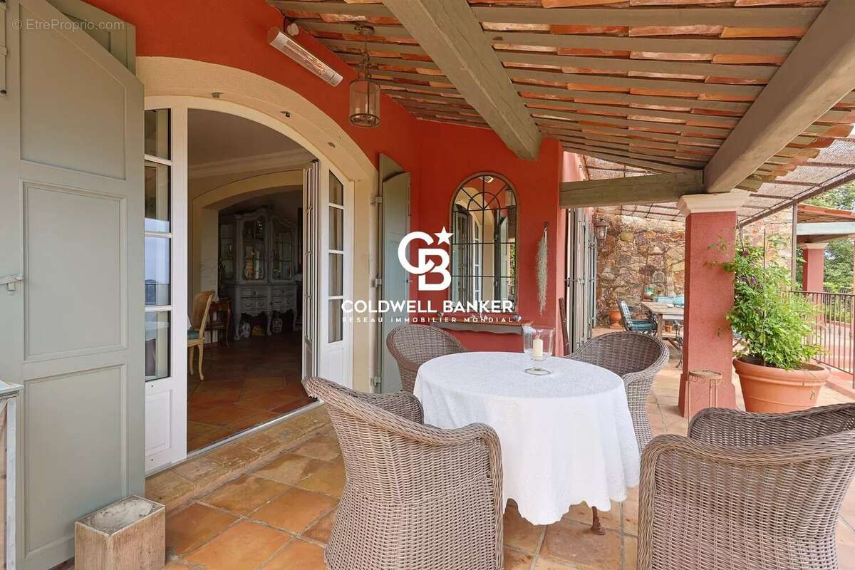 Maison à LA GARDE-FREINET