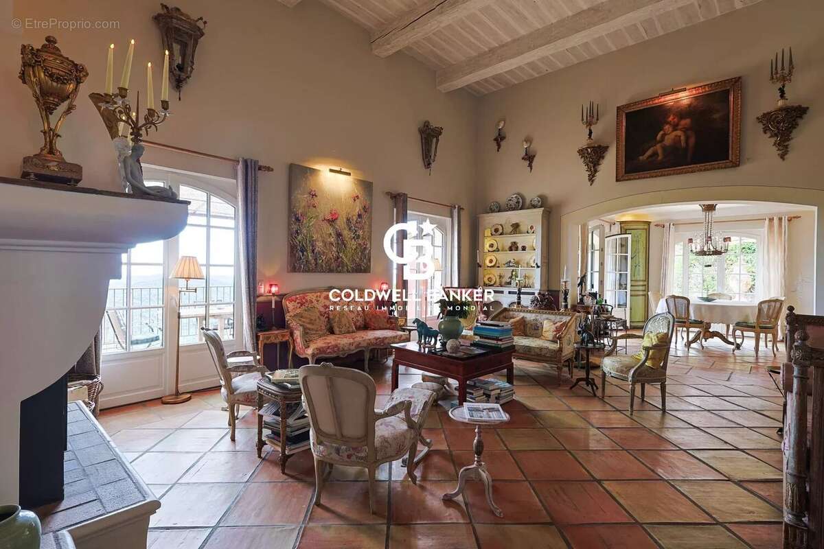 Maison à LA GARDE-FREINET