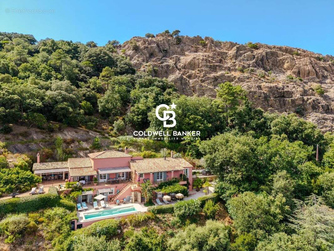 Maison à LA GARDE-FREINET