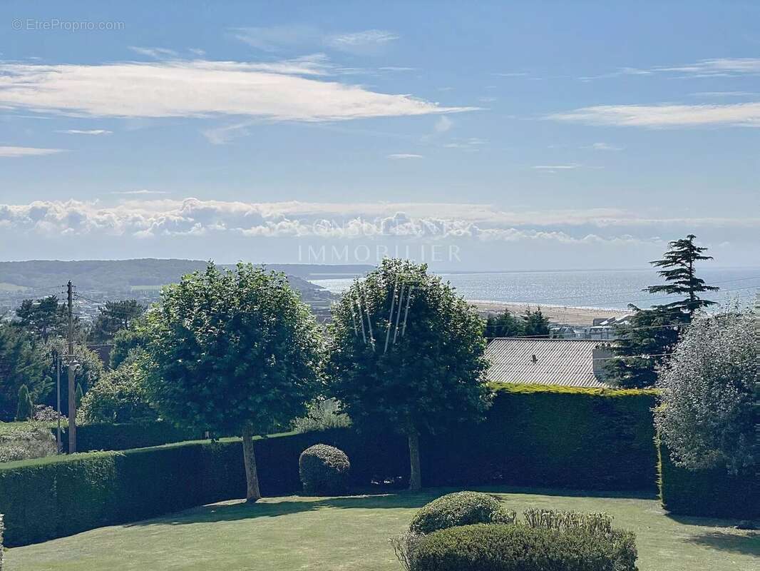 Appartement à TROUVILLE-SUR-MER