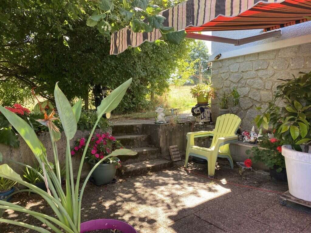 Maison à CHATEAUNEUF-LA-FORET