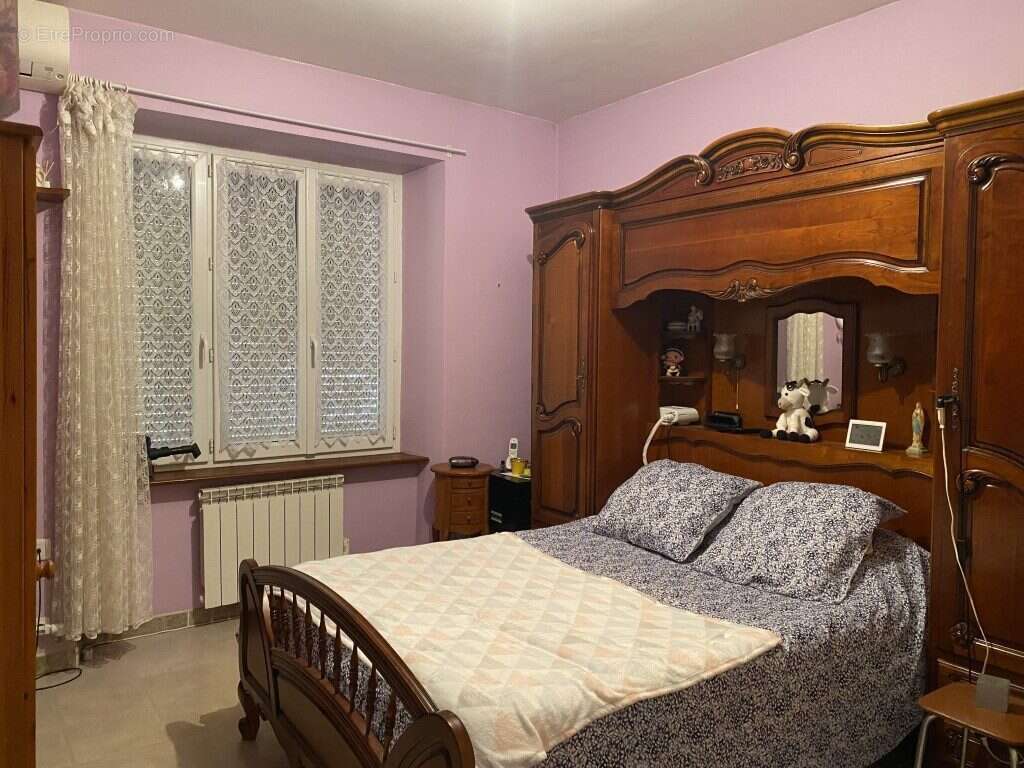 Maison à CHATEAUNEUF-LA-FORET