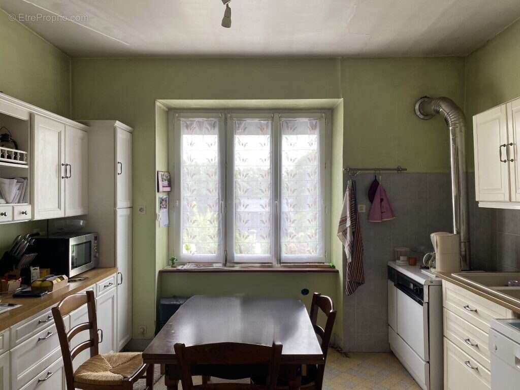 Maison à CHATEAUNEUF-LA-FORET