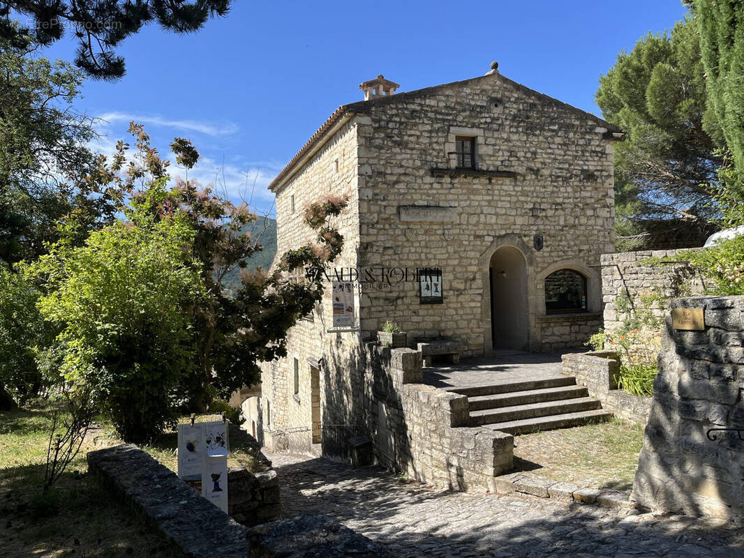 Maison à LE POET-LAVAL
