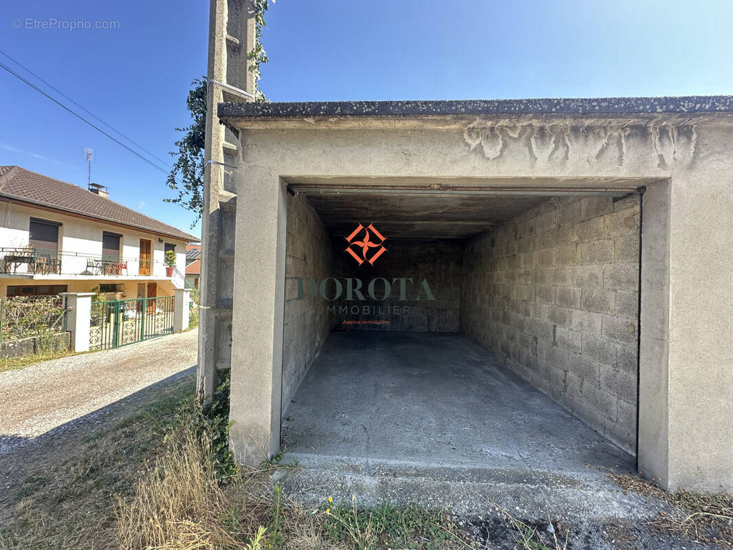 Parking à VILLARD-BONNOT
