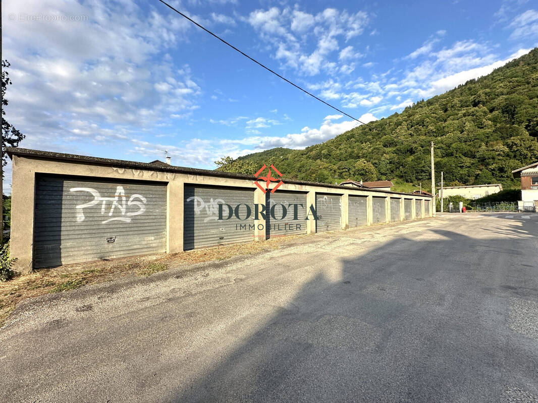 Parking à VILLARD-BONNOT