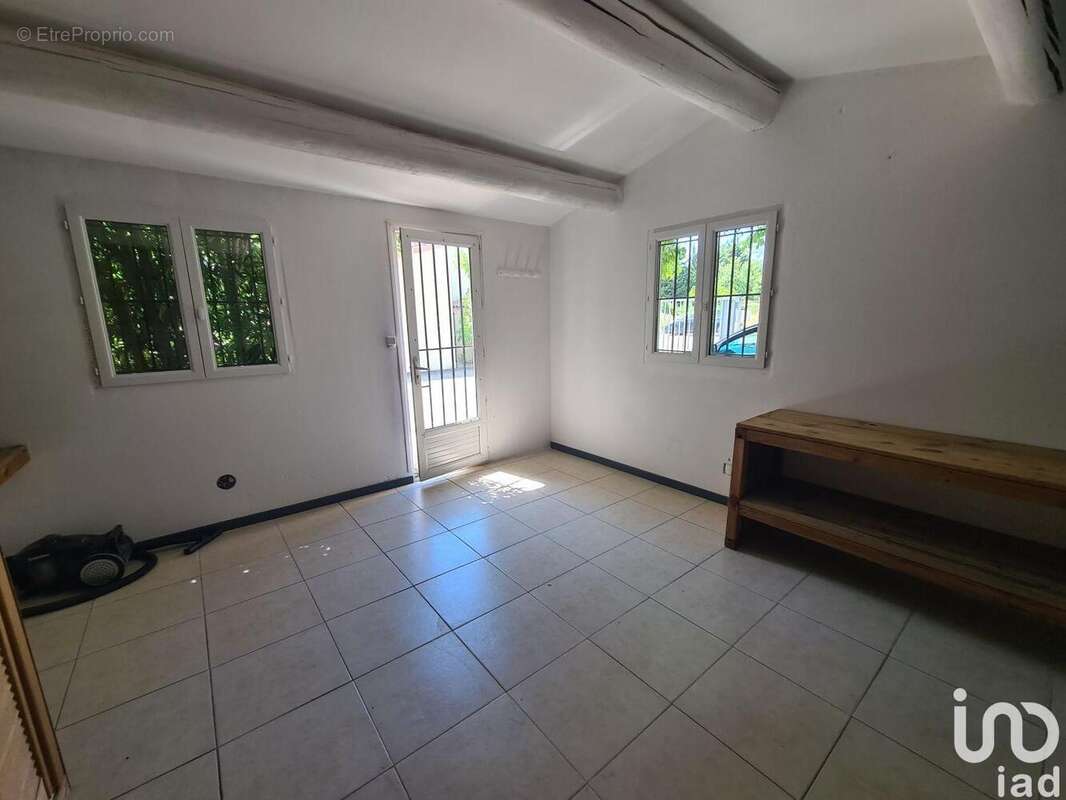 Photo 9 - Commerce à L&#039;ISLE-SUR-LA-SORGUE