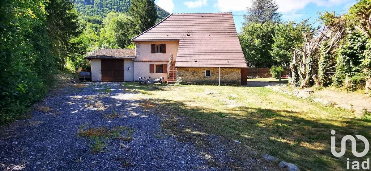 Photo 2 - Maison à LA SALLE-EN-BEAUMONT