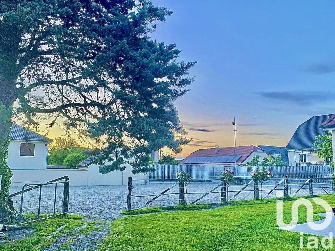 Photo 1 - Maison à ROMILLY-SUR-SEINE