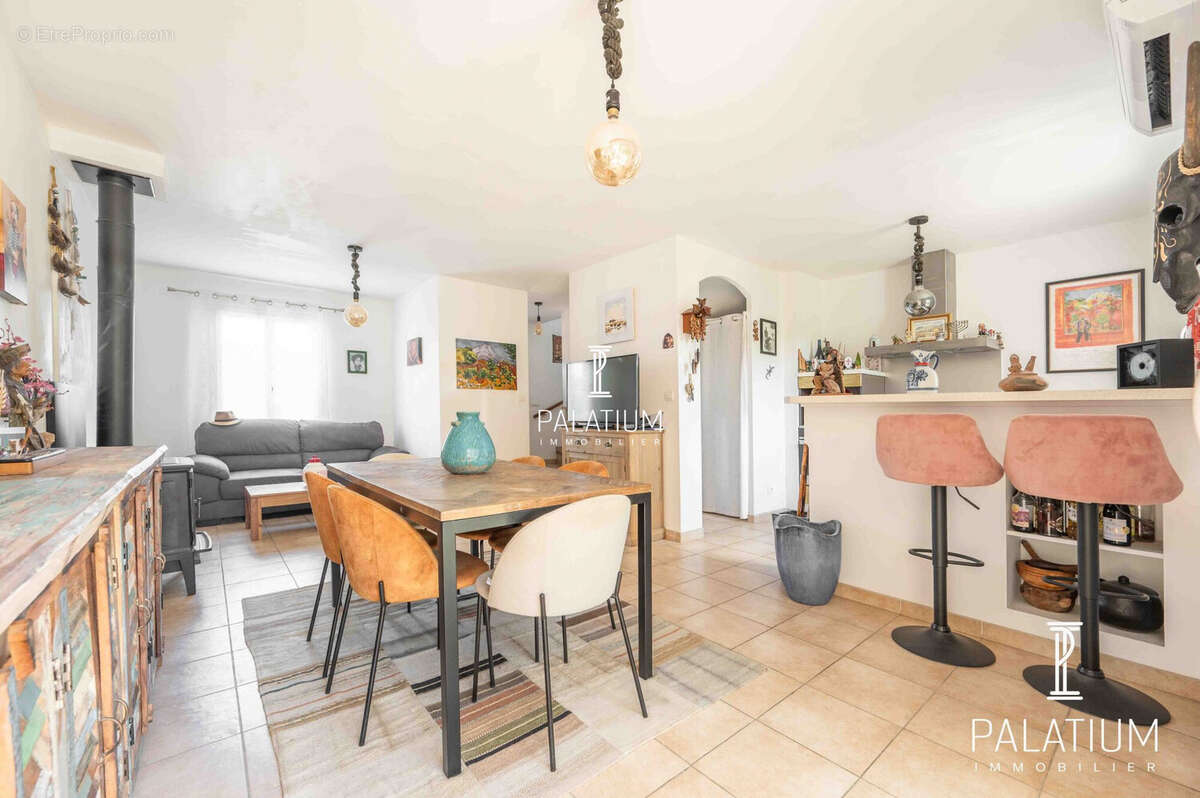 Maison à GREOUX-LES-BAINS