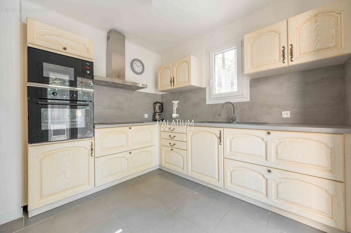 Maison à GREOUX-LES-BAINS