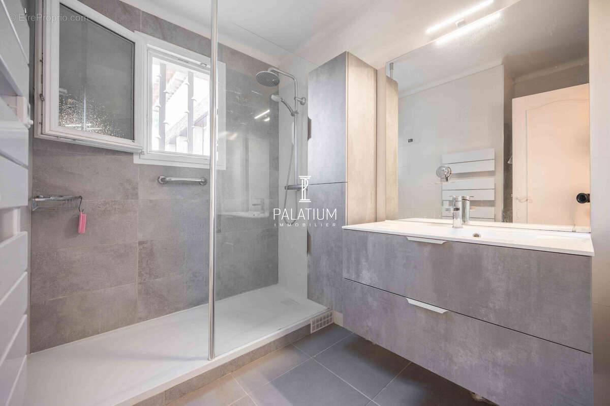 Maison à GREOUX-LES-BAINS