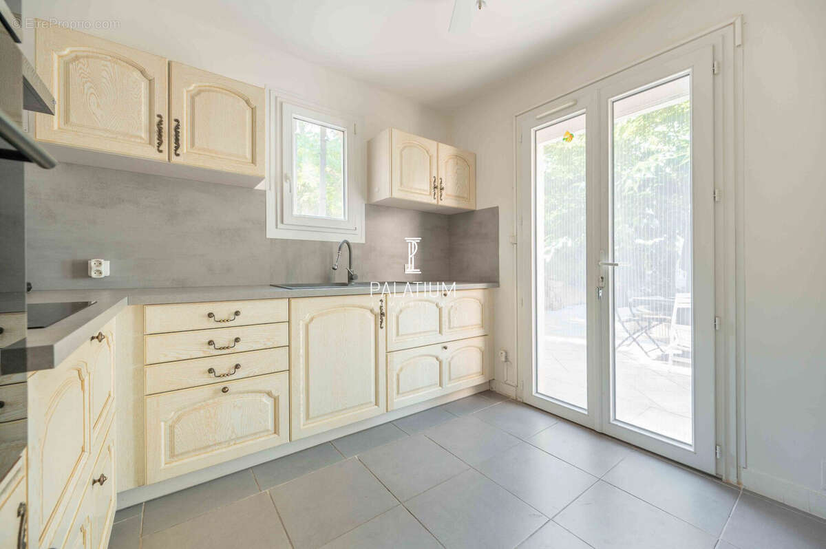 Maison à GREOUX-LES-BAINS