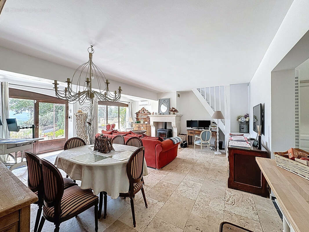 Maison à PUYLOUBIER