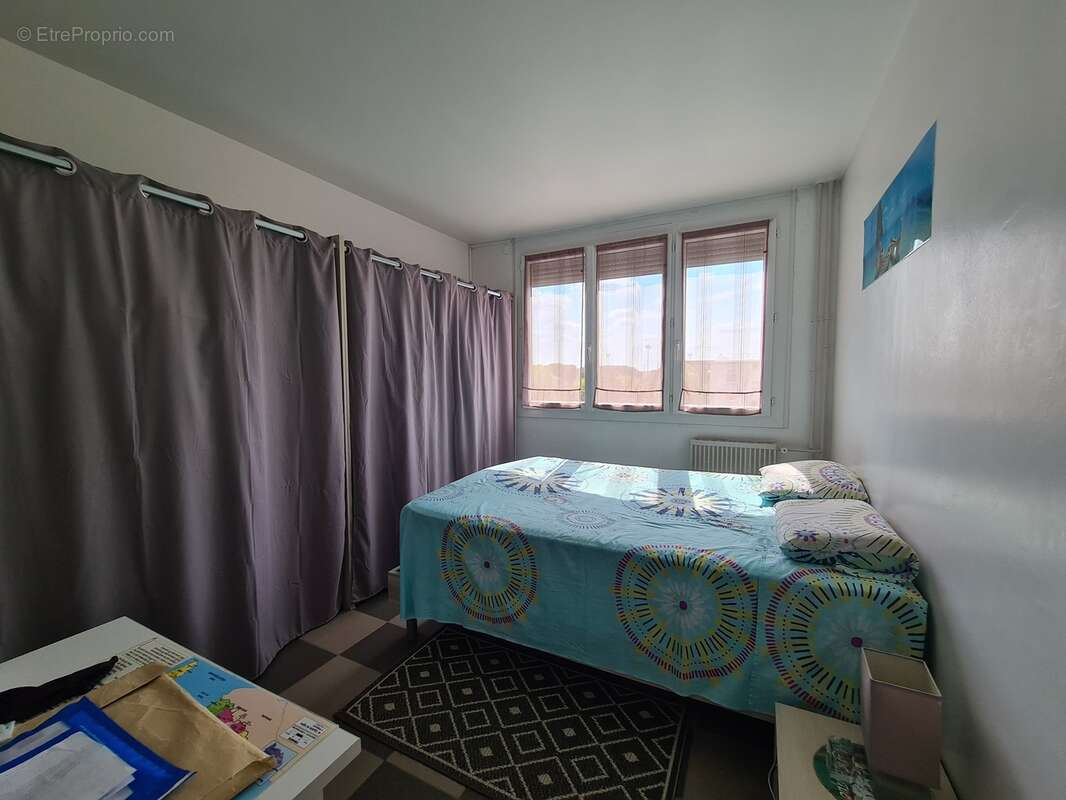 Chambre2 - Appartement à JOUE-LES-TOURS