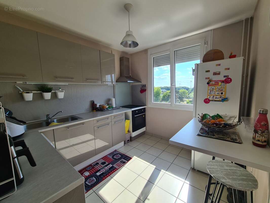 Cuisine - Appartement à JOUE-LES-TOURS