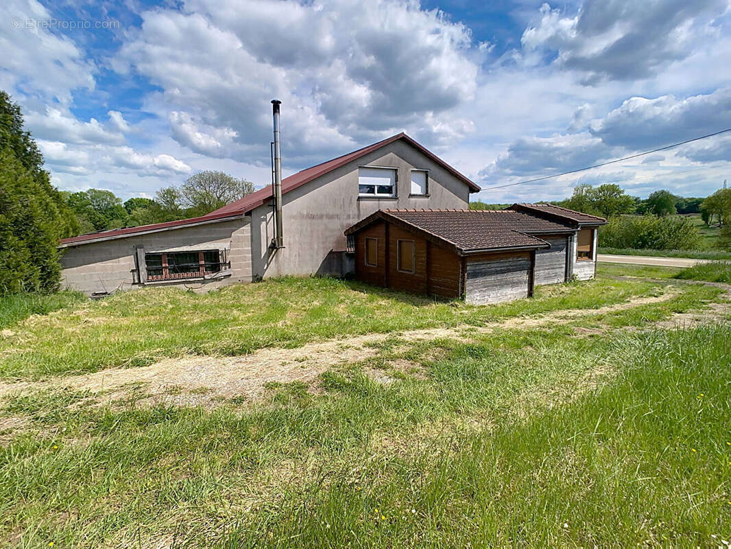 Commerce à VAL-DE-MEUSE
