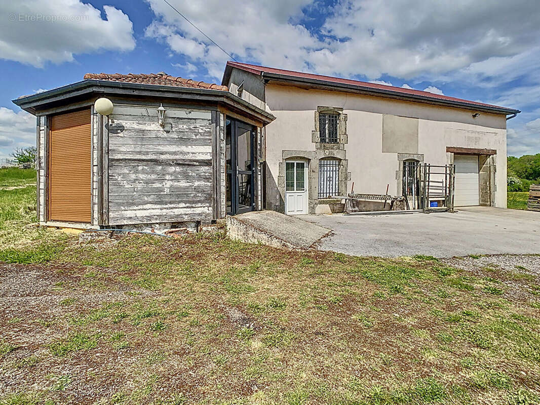 Commerce à VAL-DE-MEUSE