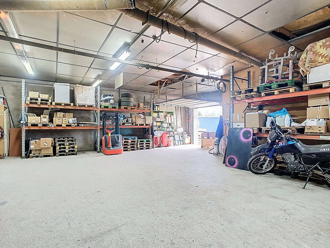 Commerce à VAL-DE-MEUSE