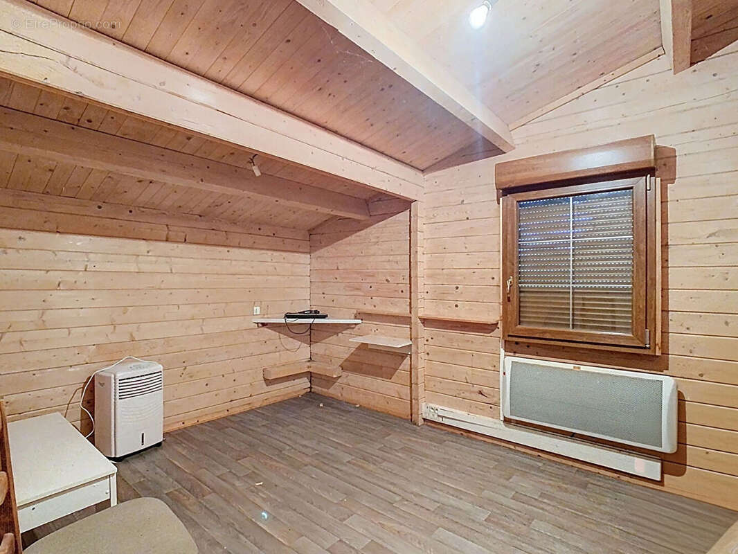 Commerce à VAL-DE-MEUSE