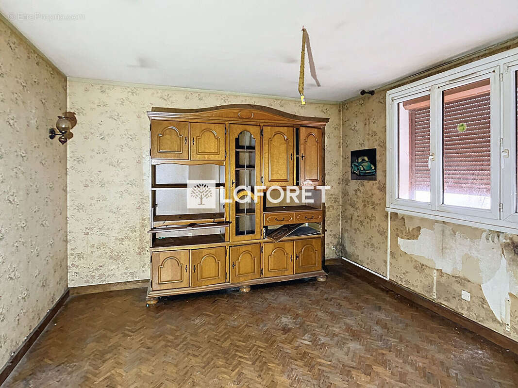 Maison à IS-EN-BASSIGNY