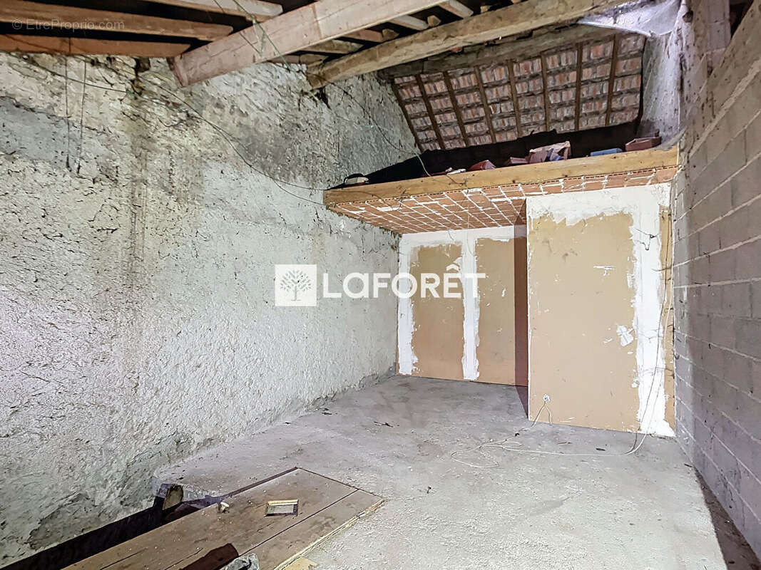 Maison à IS-EN-BASSIGNY