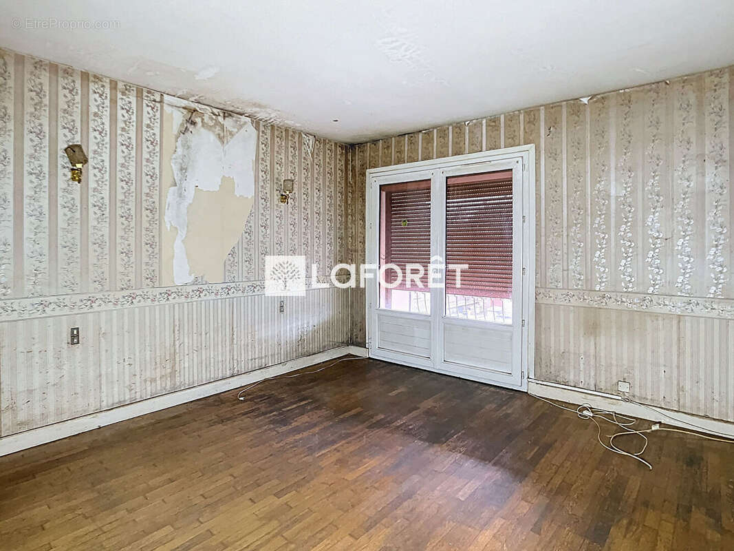 Maison à IS-EN-BASSIGNY