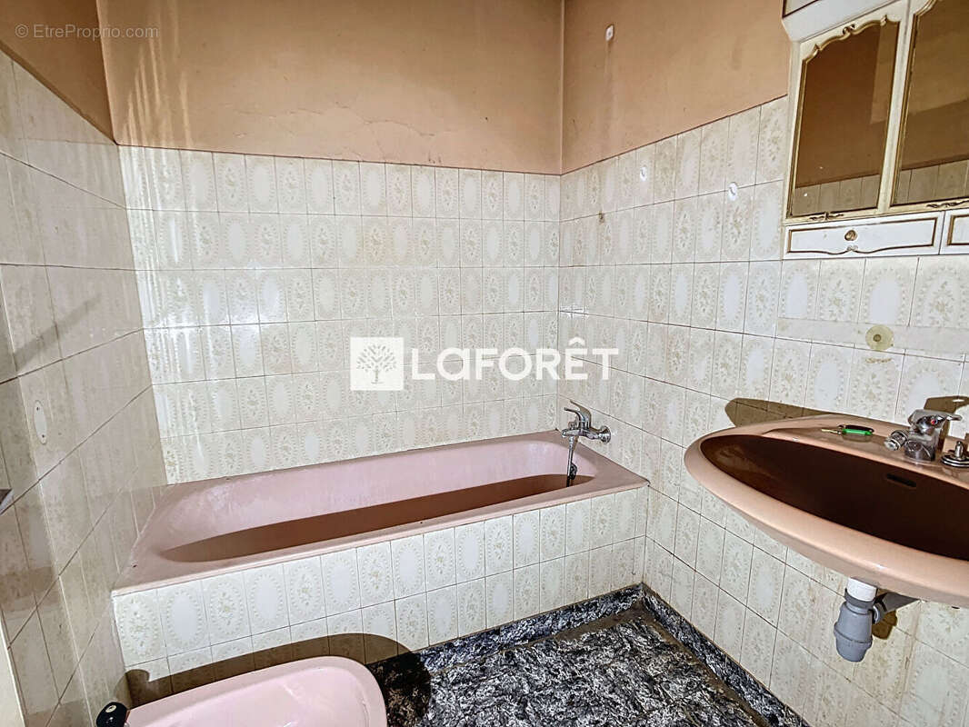 Maison à IS-EN-BASSIGNY