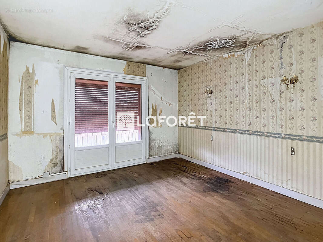 Maison à IS-EN-BASSIGNY