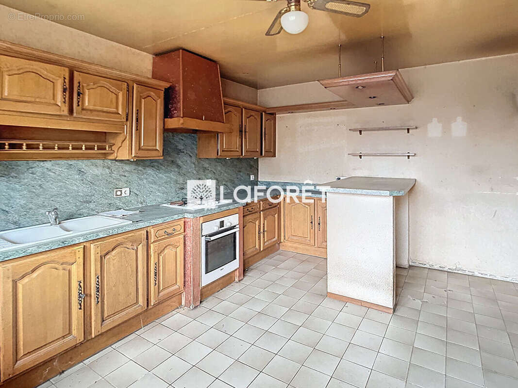 Maison à IS-EN-BASSIGNY