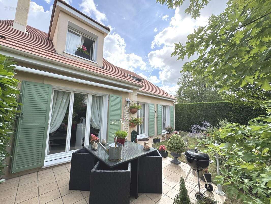 Maison à VERNEUIL-SUR-SEINE