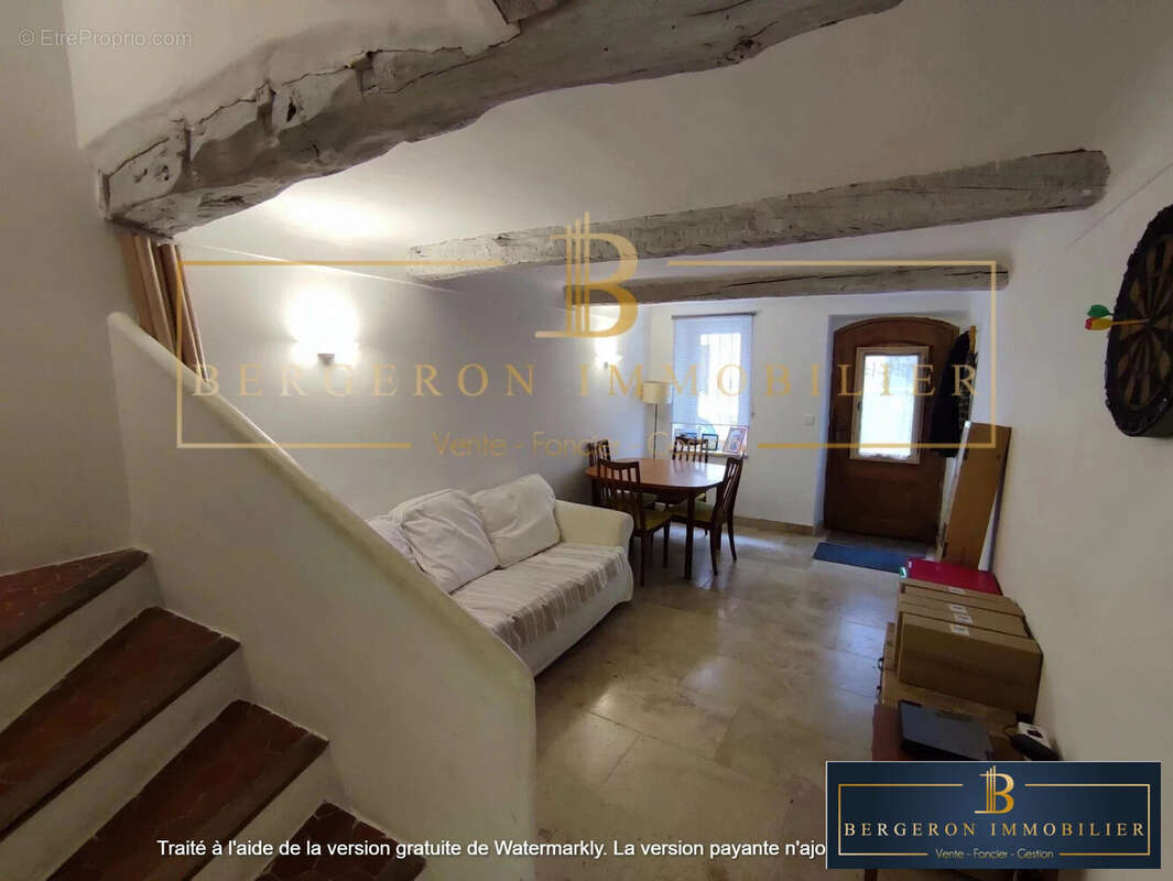 Maison à SAINT-CEZAIRE-SUR-SIAGNE